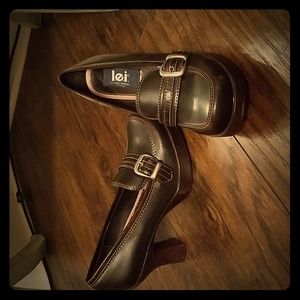 brown buckle shoes size 6M